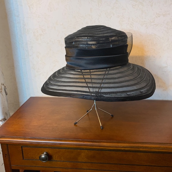 Beautiful black church hat with satin tie, soft feathers, and netting bow - Picture 3 of 7